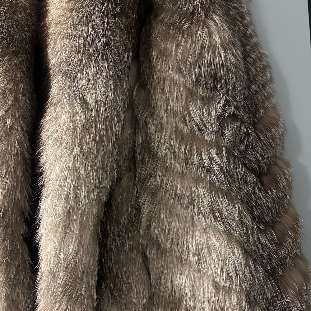 Saga Fox Real Fur Coat | Blue Frost Fox (Gray/Silver Tone) | Size M | Vintage - Picture 2 of 15